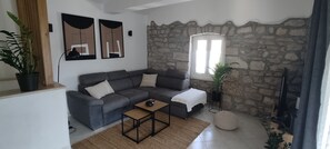 TV, fireplace, DVD player, music library -  Ideal for family holidays in traditional and quiet location (Pićan)