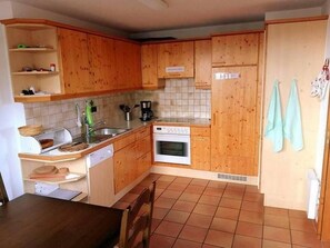 Fridge, dishwasher, coffee/tea maker