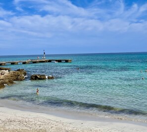 Beach nearby, sun-loungers, beach towels