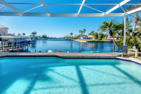 Udendørs pool, opvarmet pool, liggestole