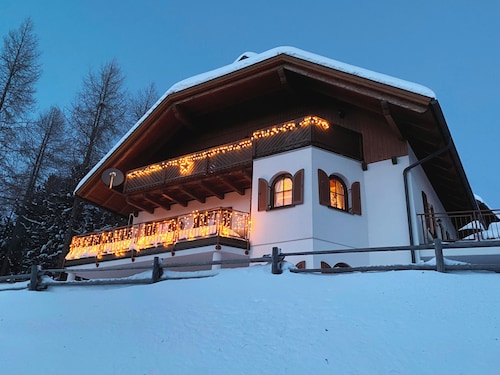 Exclusive vacation apartment with a sauna and fireplace