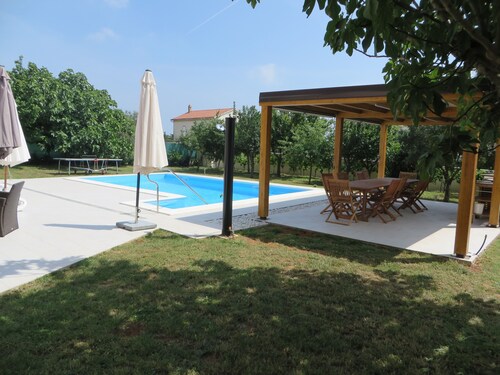Holiday house with private pool, hydromassage and free bicycles