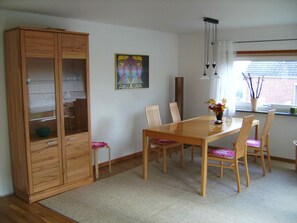 Dining - 4 - **** apartment, large garden and terrace with beach chair; quiet surroundings (Heiligenhafen)