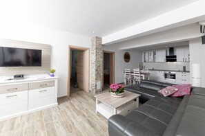 TV, libri, impianto stereo