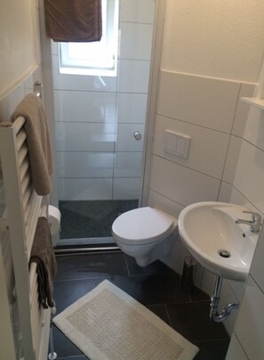 Shower, towels