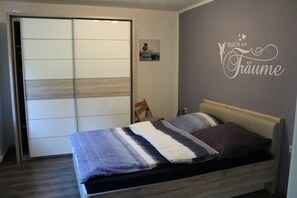 2 habitaciones, caja de seguridad en la habitación y cuna de viaje 