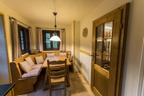 Dining - Cozy, rustic and top renovated monument farmhouse above cribs (Bad Schandau)