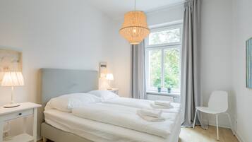 2 bedrooms, iron/ironing board, free WiFi, bed sheets