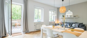 Old building apartment for up to 6 people "KUTTER" in the Schanzenviertel - 1st floor