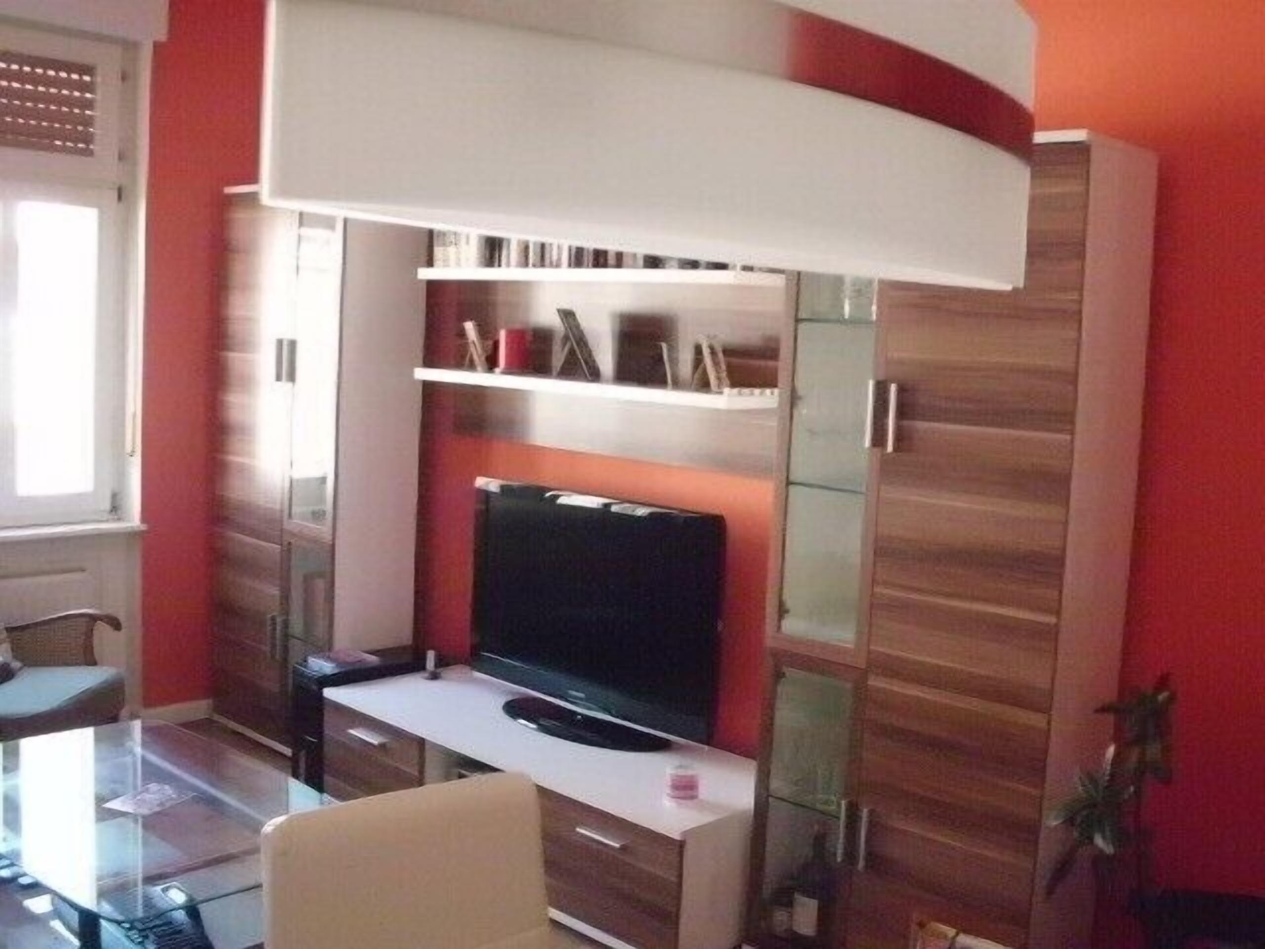 Idyllic, central, quiet, high-quality apartment in an old building with excellent transport connections