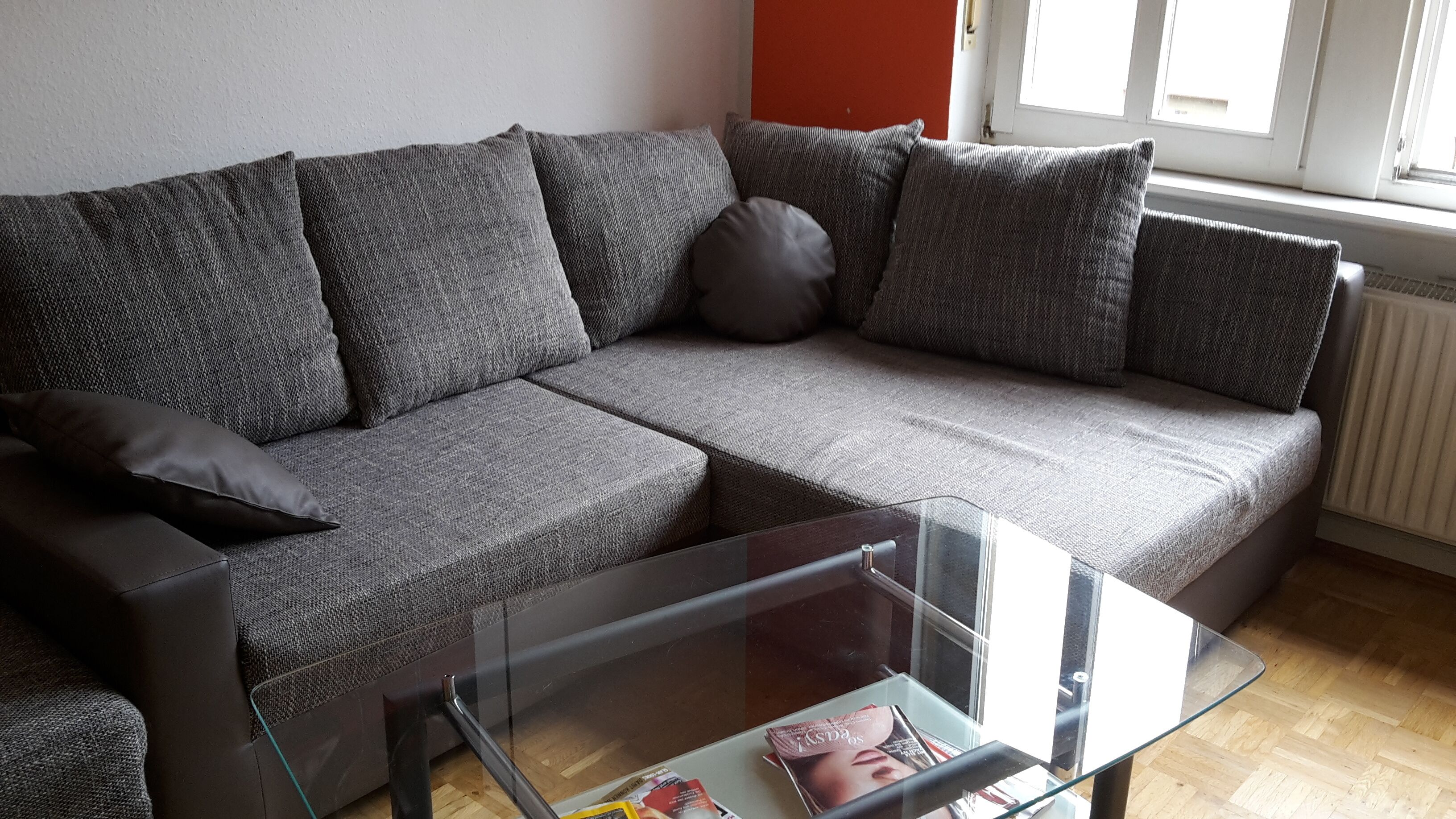 Idyllic, central, quiet, high-quality apartment in an old building with excellent transport connections