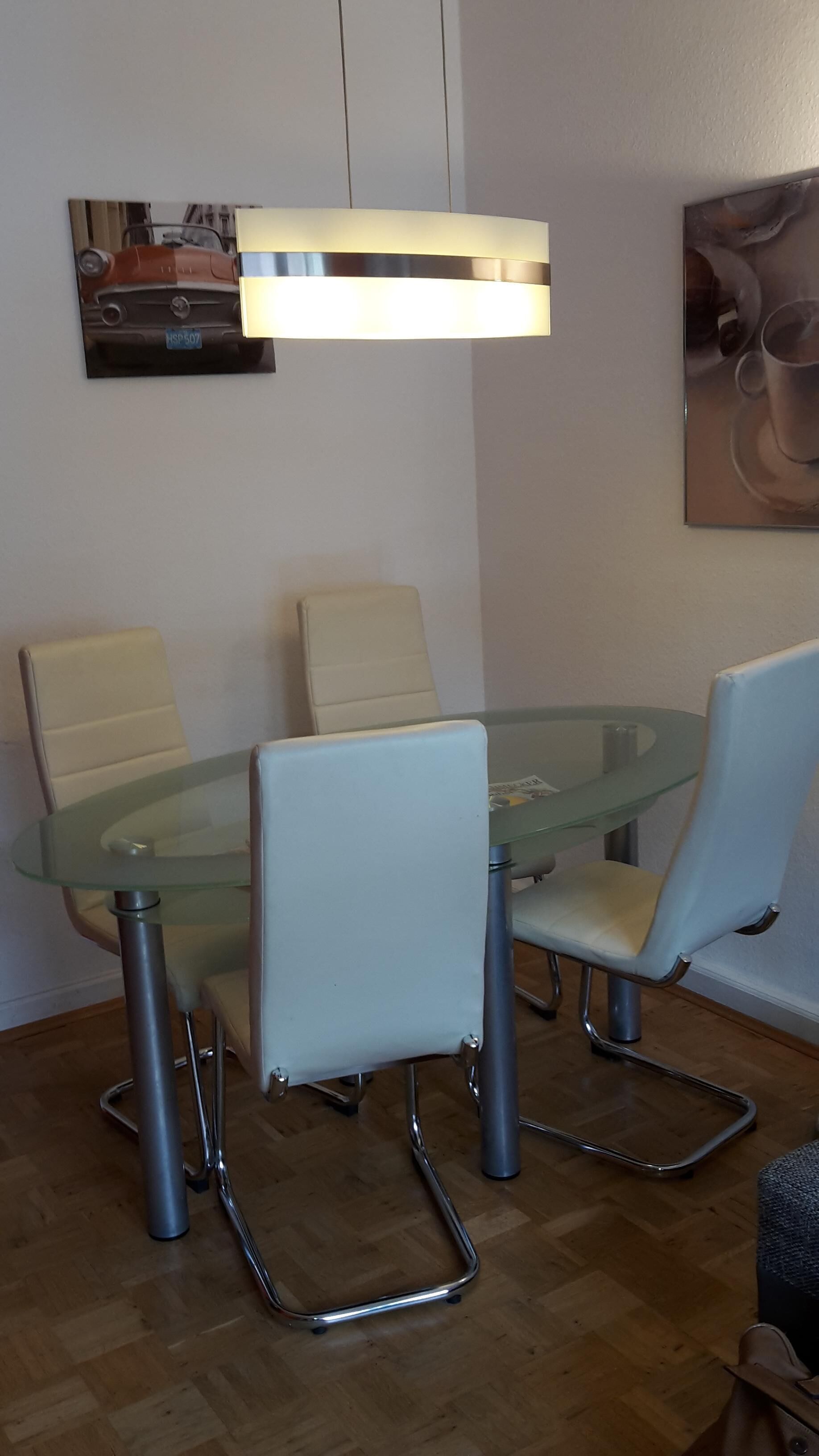 Idyllic, central, quiet, high-quality apartment in an old building with excellent transport connections