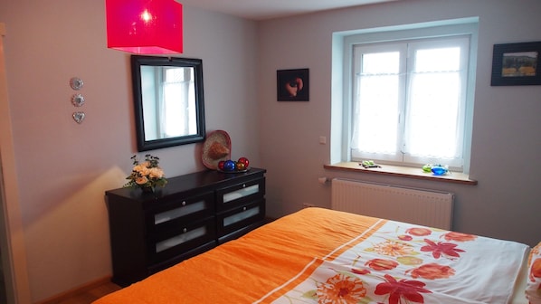 3 chambres, fer et planche à repasser, Wi-Fi, literie fournie