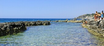 Nice detached house in a fantastic seafront location. No cleaning fees.