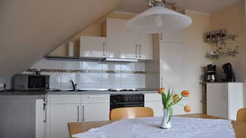 冰箱、微波炉、炉灶、洗碗机