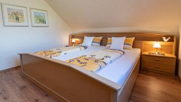 1 bedroom, in-room safe, iron/ironing board, free WiFi