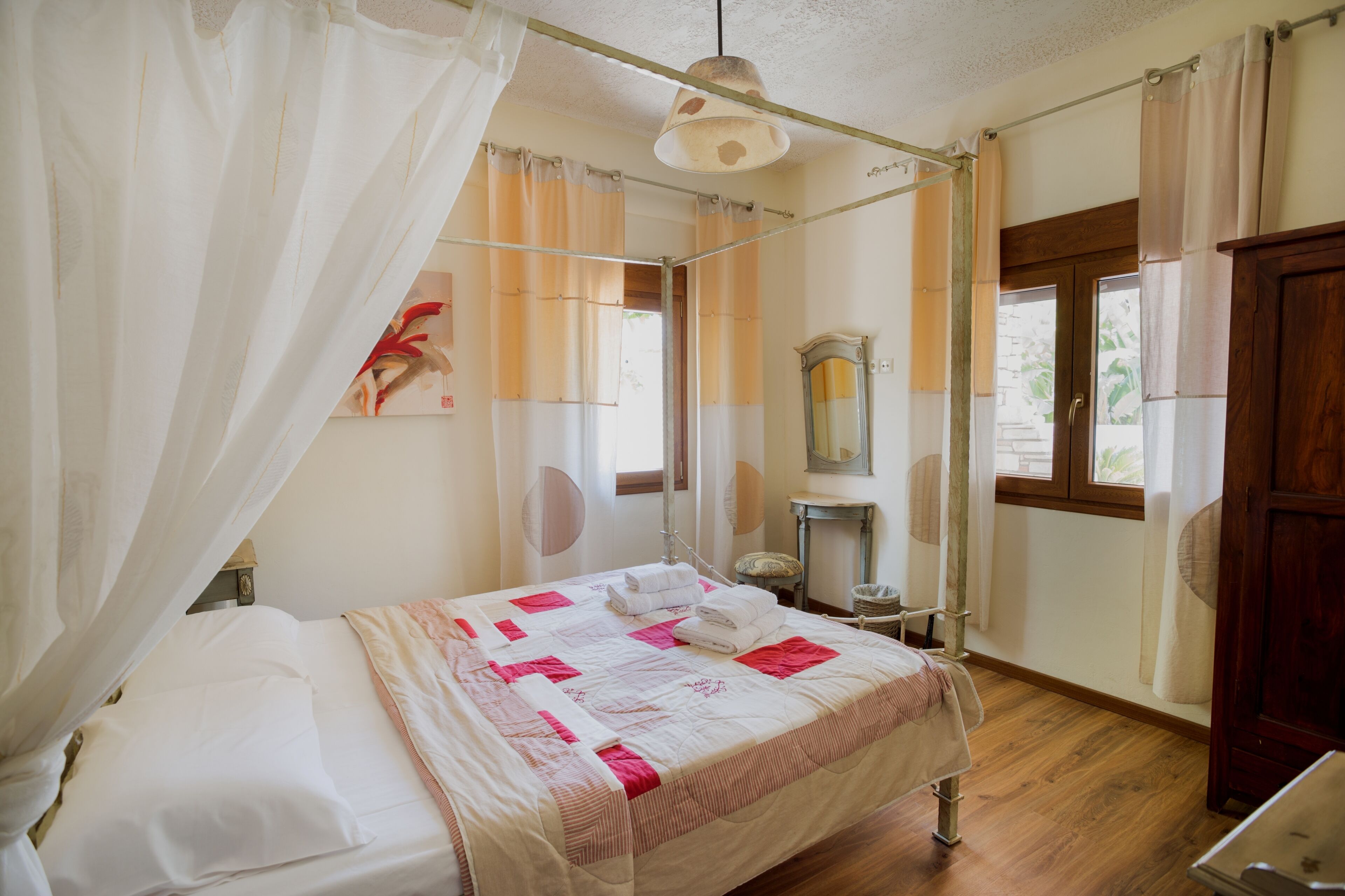 2 bedrooms, iron/ironing board, free WiFi, bed sheets