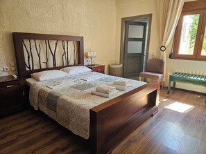 2 chambres, fer et planche à repasser, Wi-Fi gratuit, draps fournis