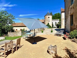 Outdoor dining - Quiet and charming apartment (loft) 2 km from the  historic center of Cluny (Cluny)