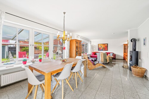 Ferienhaus lädt Sie und Ihre Hunde zum Entspannen ein ! 