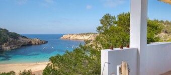 Air Conditioned Holiday Home with Sea View near Cala Vadella, Wi-Fi