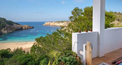 Air Conditioned Holiday Home with Sea View near Cala Vadella, Wi-Fi