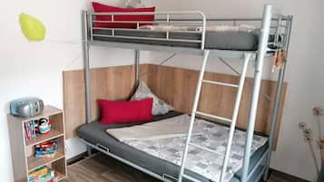 3 Schlafzimmer, Bügeleisen/Bügelbrett, Reisekinderbett, kostenloses WLAN