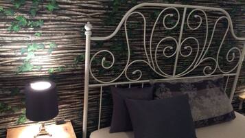 3 bedrooms, iron/ironing board, travel cot, free WiFi