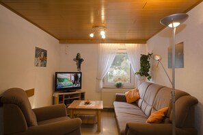 TV, ping pong, books, stereo - Apartment for 2-3 people on the southern slope with View and possibility of excursions (Plankenfels)