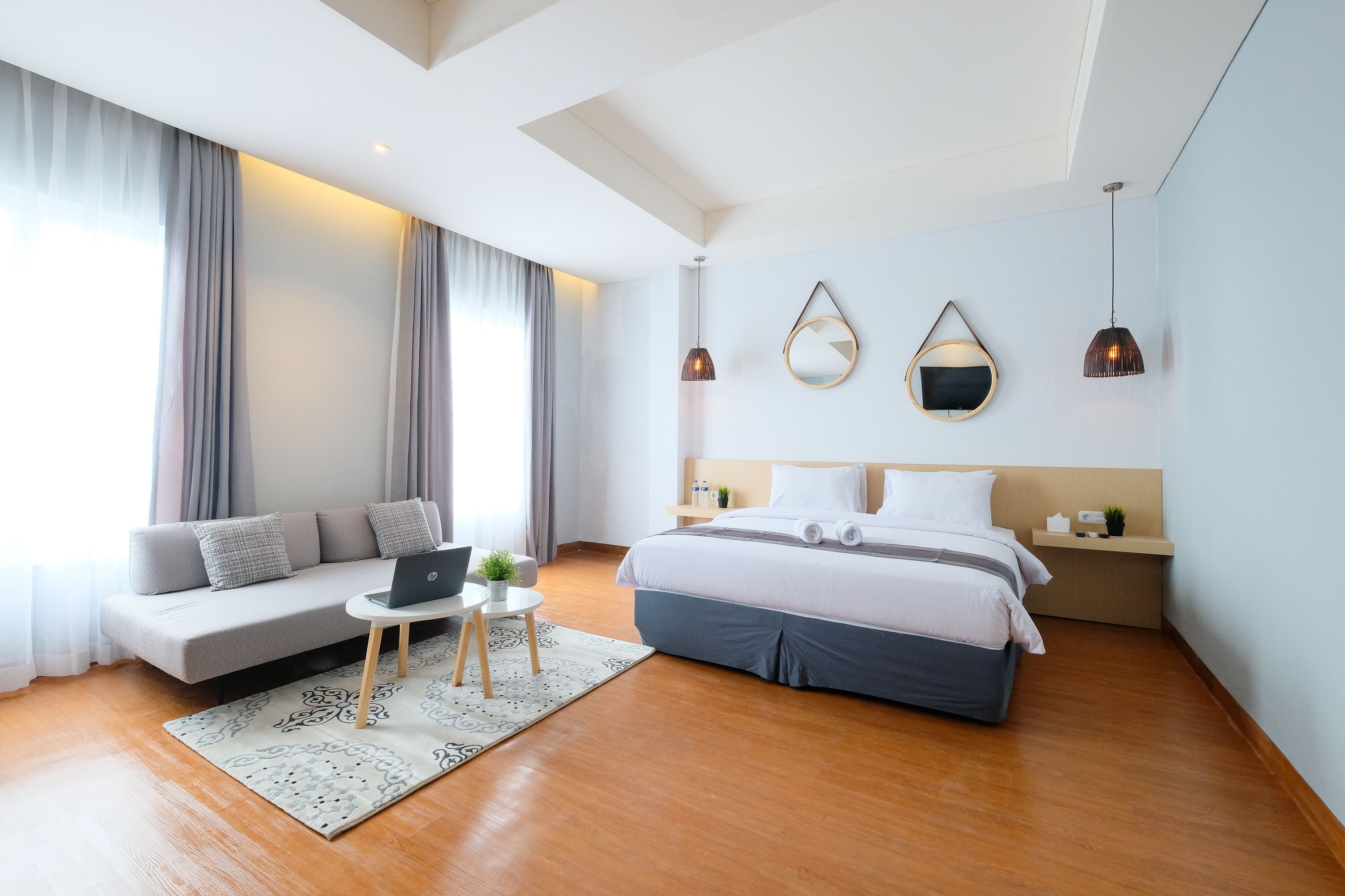 Family Suite | Desk, free WiFi, bed sheets