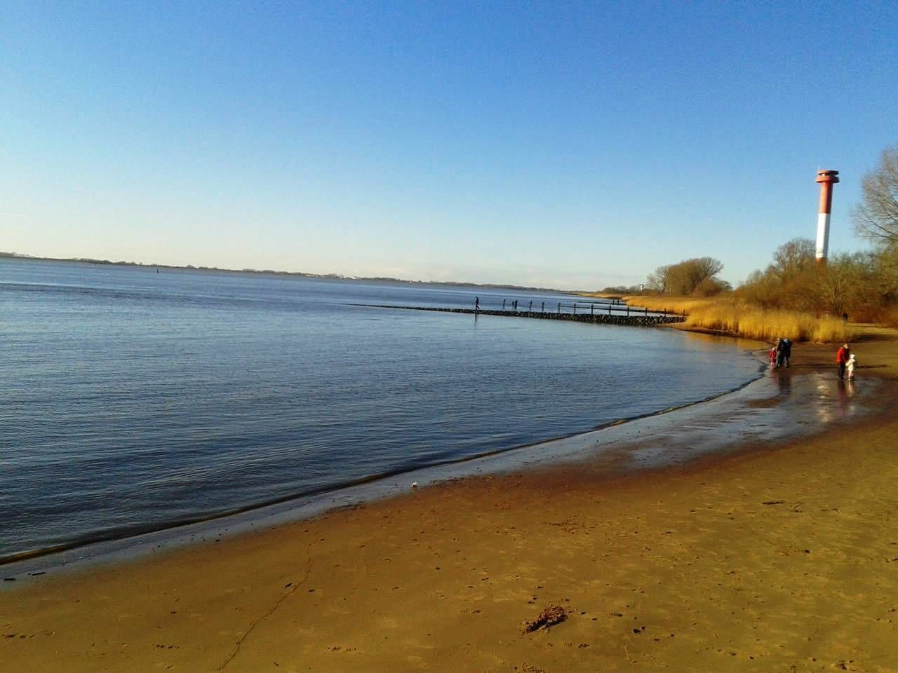 Una spiaggia nelle vicinanze