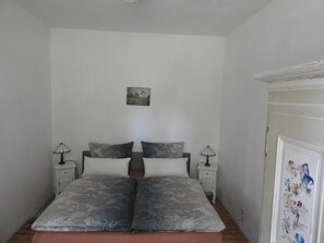 3 bedrooms, desk, iron/ironing board, travel cot