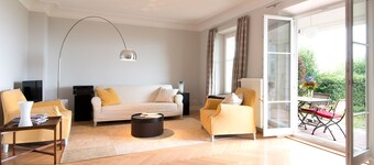 Villa Hoyerberg vacation apartment - special villa apartment with garden and view