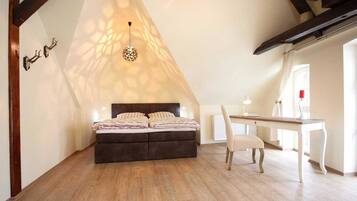 2 Schlafzimmer, Schreibtisch, WLAN, BettwÀsche