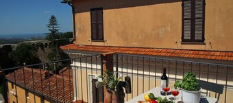 Dachterrasse mit Meeresblick in der Altstadt: Mittendrin in ruhiger Lage