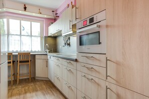 Fridge, microwave, oven, dishwasher