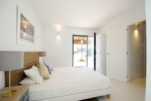 3 quartos, berço de viagem, Wi-Fi, roupa de cama