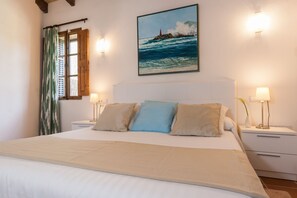 3 habitaciones, cuna de viaje, wifi y ropa de cama 