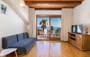 TV - 2 bedroom gorgeous apartment in Lovran (Lovran)