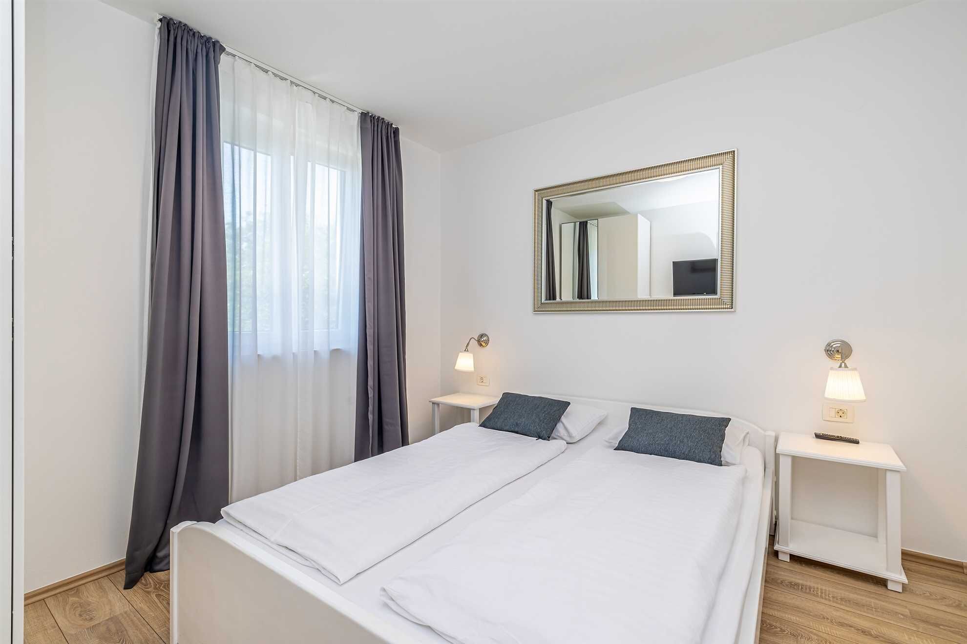 1 bedroom, in-room safe, WiFi, bed sheets