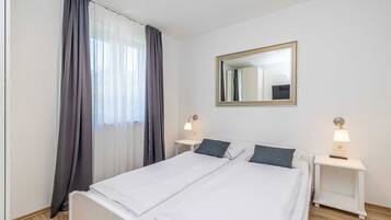 1 bedroom, in-room safe, WiFi, bed sheets