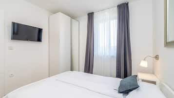 1 sovrum, vÀrdeförvaringsskÄp pÄ rummet, wi-fi och sÀngklÀder