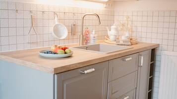 Kühlschrank, Ofen, Herdplatte, Geschirrspüler