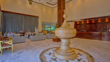 المنشأة من الداخل