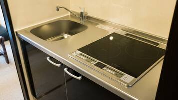 Fridge, microwave, stovetop, electric kettle