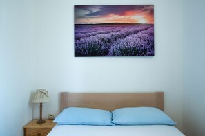 4 bedrooms, travel crib, WiFi, bed sheets