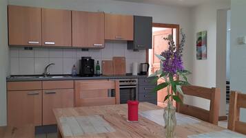 Kühlschrank, Ofen, Herdplatte, Geschirrspüler