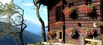 Maison de campagne élégante près de la vieille ville avec un grand jardin