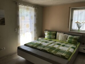 2 室のベッドルーム、アイロン / アイロン台、旅行用ベビーベッド、WiFi