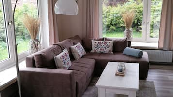 Smart-TV, Bücher, Stereoanlage